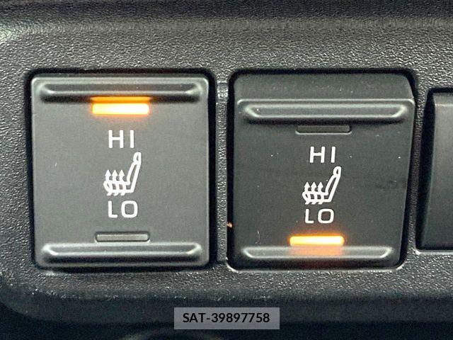 Toyota SIENTA 2024-07 8210156-5