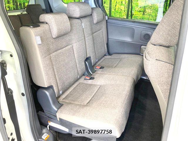 Toyota SIENTA 2024-07 8210156-8