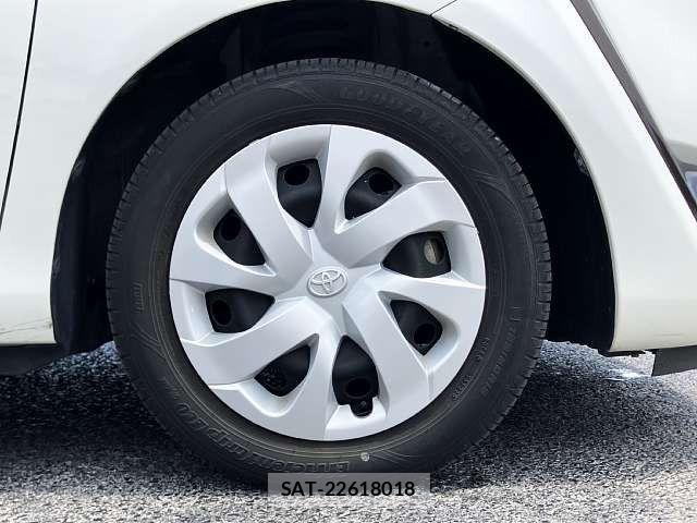 Toyota SIENTA 2018-04 8210162-3