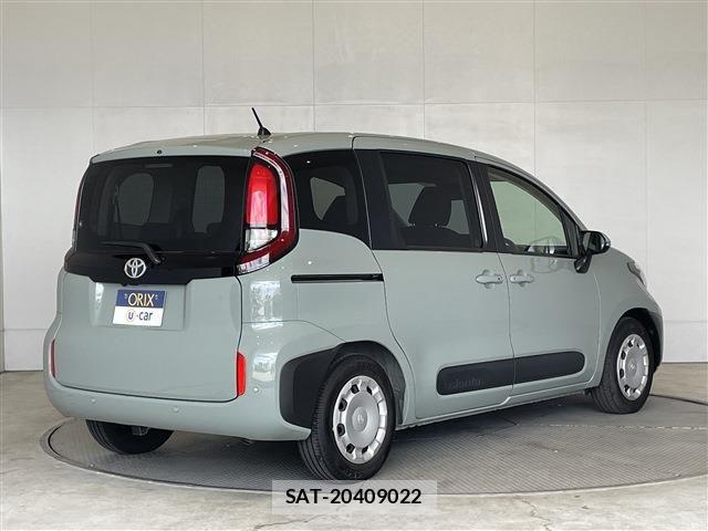 Toyota SIENTA 2024-06 8210160-1
