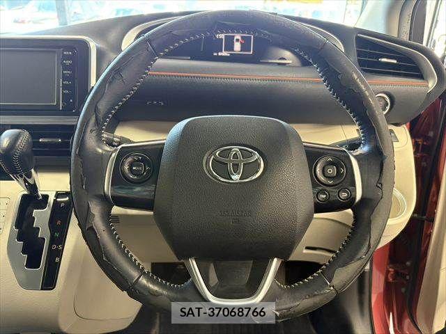 Toyota SIENTA 2016-03 8210175-12