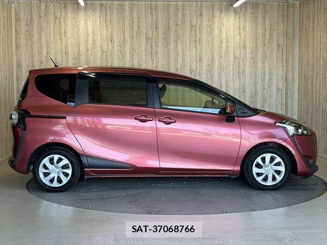 Toyota SIENTA 2016-03 8210175-17