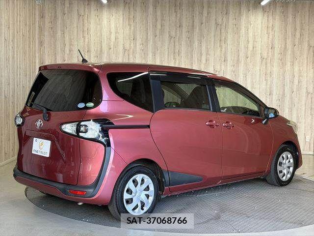 Toyota SIENTA 2016-03 8210175-19
