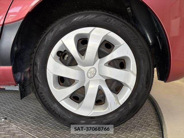 Toyota SIENTA 2016-03 8210175-28