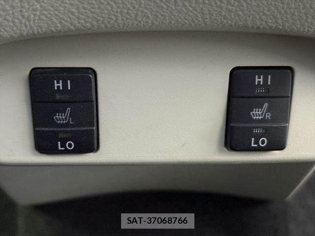 Toyota SIENTA 2016-03 8210175-7
