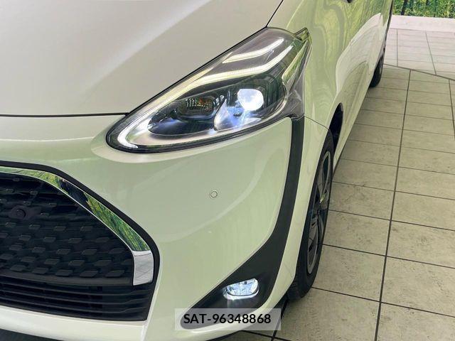 Toyota SIENTA 2022-03 8210158-12
