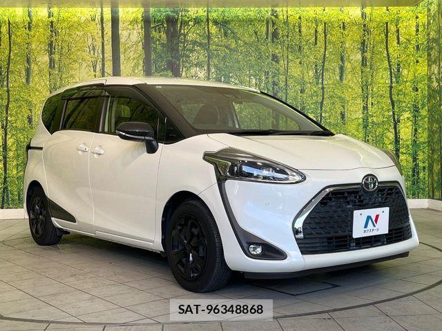 Toyota SIENTA 2022-03 8210158-16