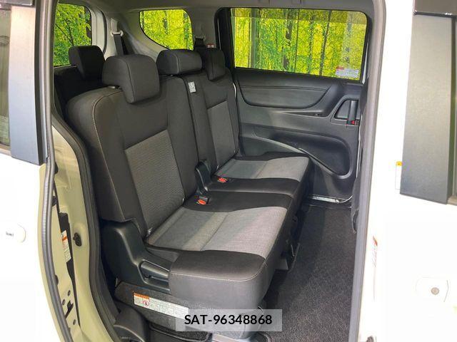Toyota SIENTA 2022-03 8210158-8
