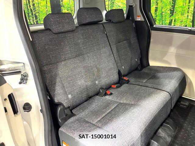 Toyota SIENTA 2023-10 8210155-10