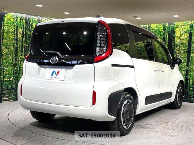 Toyota SIENTA 2023-10 8210155-17