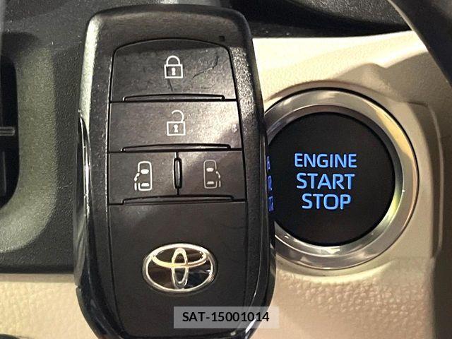 Toyota SIENTA 2023-10 8210155-8