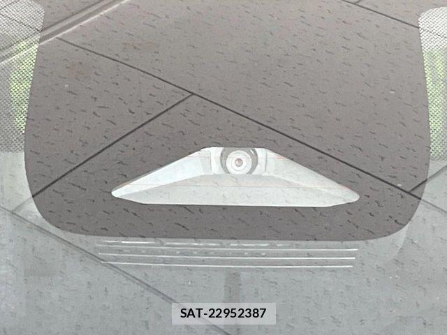 Toyota SIENTA 2023-11 8210154-2