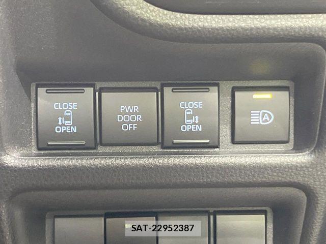 Toyota SIENTA 2023-11 8210154-6