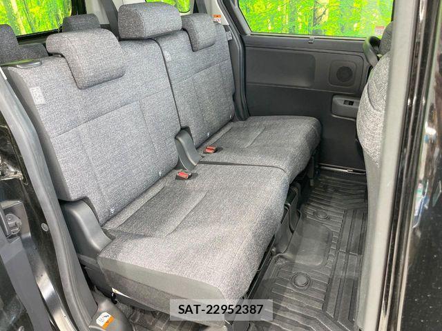 Toyota SIENTA 2023-11 8210154-8