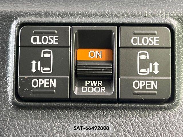 Toyota SIENTA 2016-12 8210169-4