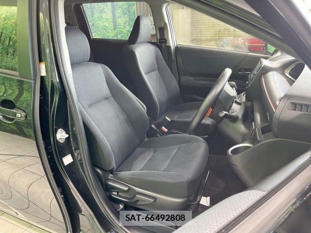 Toyota SIENTA 2016-12 8210169-7