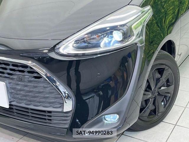 Toyota SIENTA 2021-11 8210159-12