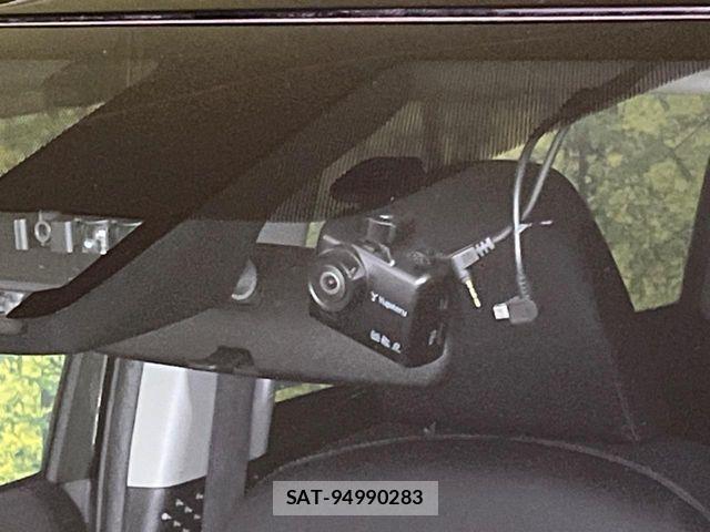 Toyota SIENTA 2021-11 8210159-6