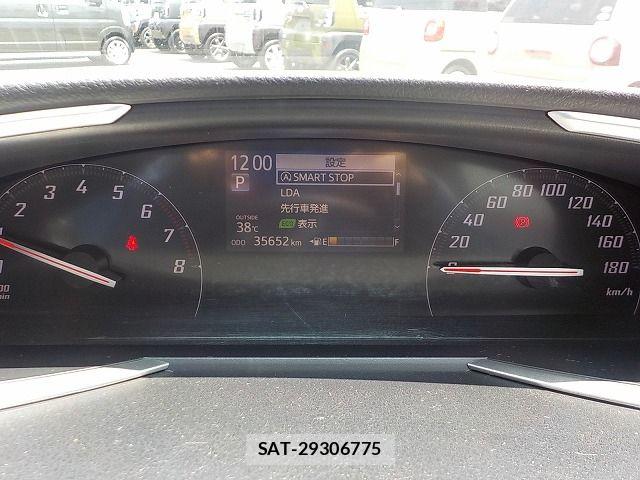 Toyota SIENTA 2017-09 8210171-11
