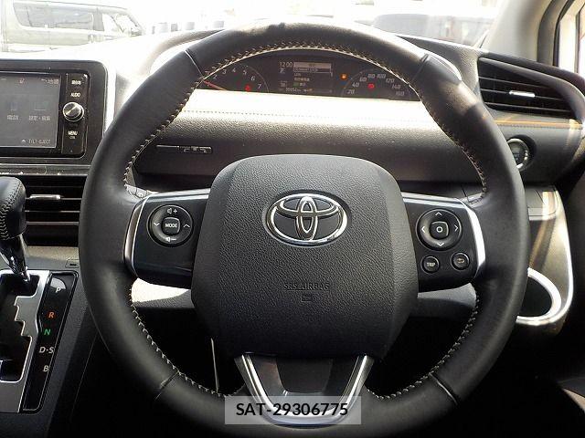 Toyota SIENTA 2017-09 8210171-13