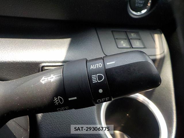 Toyota SIENTA 2017-09 8210171-15