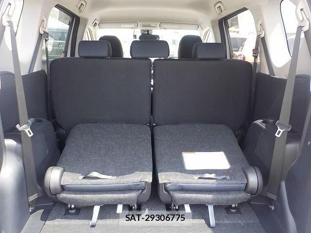 Toyota SIENTA 2017-09 8210171-17