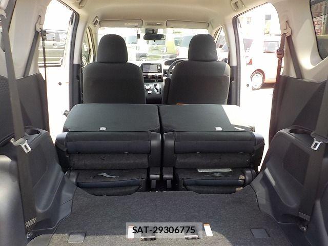 Toyota SIENTA 2017-09 8210171-18