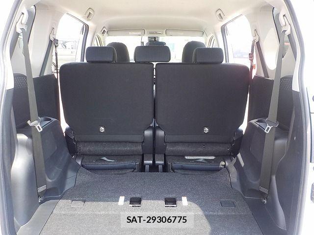 Toyota SIENTA 2017-09 8210171-19