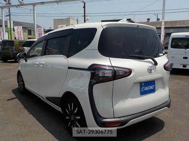 Toyota SIENTA 2017-09 8210171-4