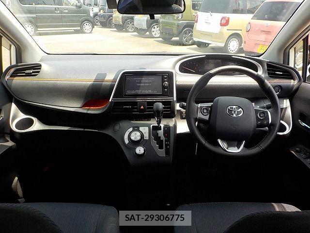 Toyota SIENTA 2017-09 8210171-5