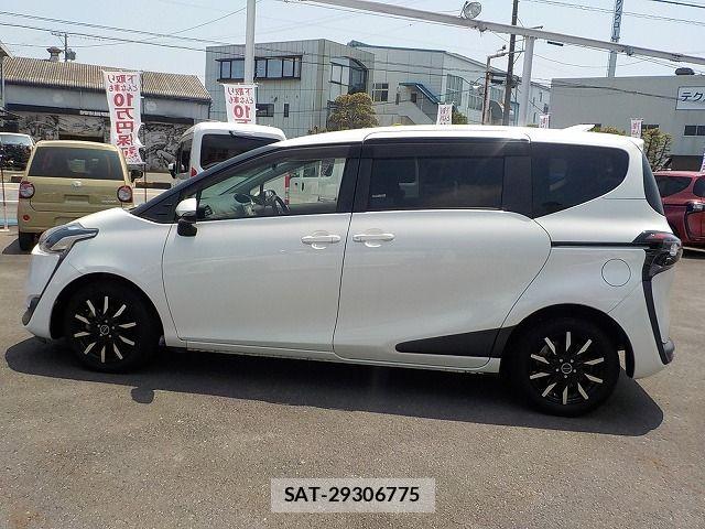 Toyota SIENTA 2017-09 8210171-6