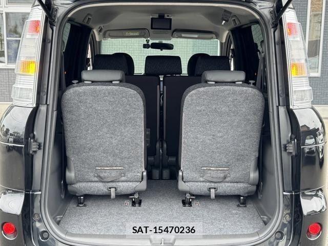 Toyota SIENTA 2014-04 8210177-13