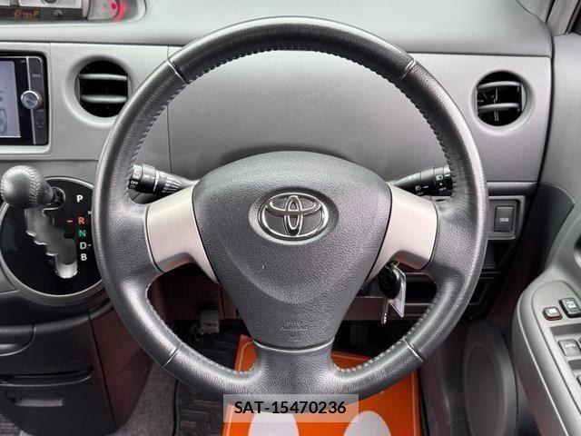 Toyota SIENTA 2014-04 8210177-14
