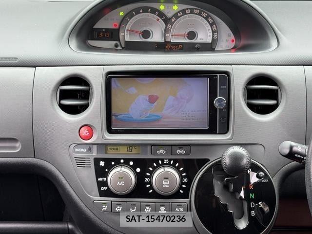 Toyota SIENTA 2014-04 8210177-19