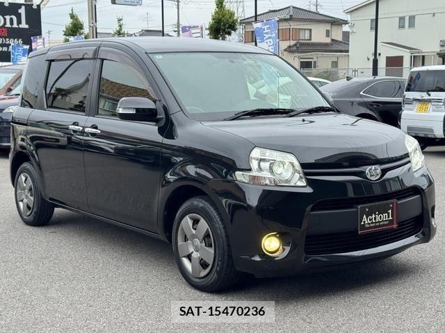 Toyota SIENTA 2014-04 8210177-6