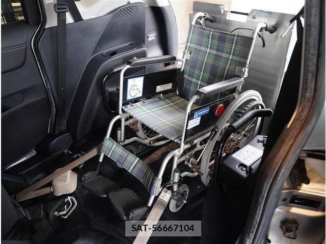 Toyota SIENTA 2021-03 8210161-10