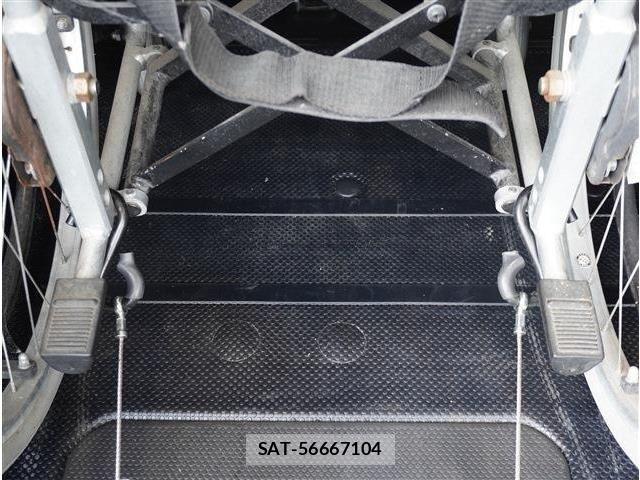 Toyota SIENTA 2021-03 8210161-12
