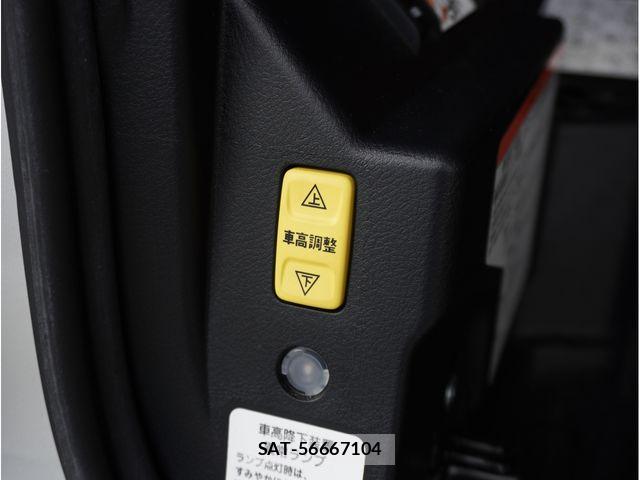 Toyota SIENTA 2021-03 8210161-15