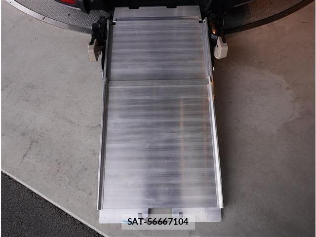 Toyota SIENTA 2021-03 8210161-4