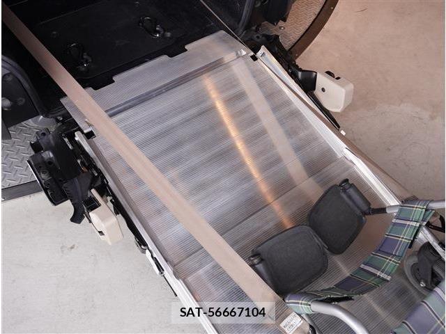 Toyota SIENTA 2021-03 8210161-7