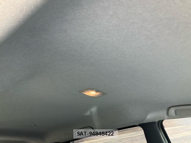 Toyota SIENTA 2013-04 8210176-12