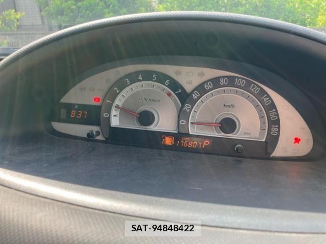 Toyota SIENTA 2013-04 8210176-13
