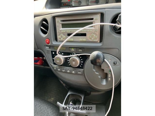Toyota SIENTA 2013-04 8210176-14