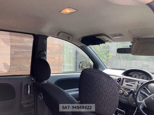 Toyota SIENTA 2013-04 8210176-16