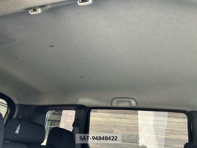 Toyota SIENTA 2013-04 8210176-17