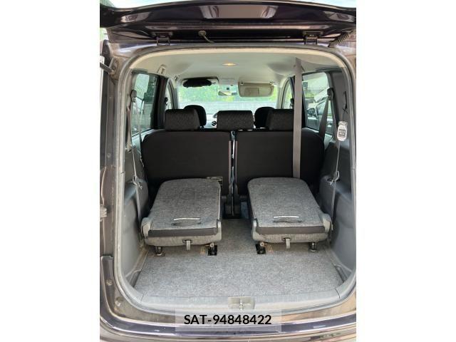 Toyota SIENTA 2013-04 8210176-18