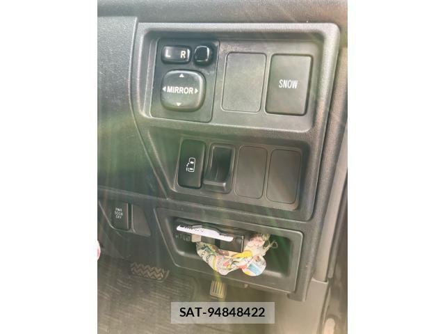 Toyota SIENTA 2013-04 8210176-7