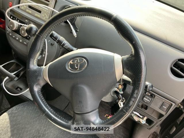 Toyota SIENTA 2013-04 8210176-8