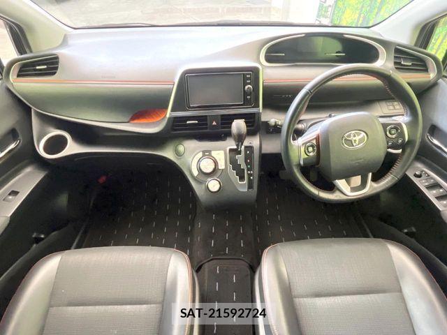 Toyota SIENTA 2017-11 8210170-1