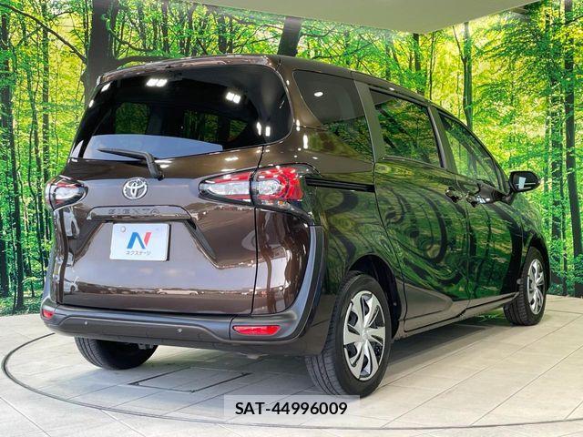 Toyota SIENTA 2018-10 8210166-16